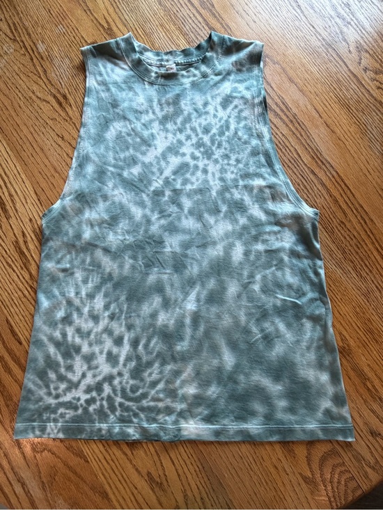 lululemon athletica Tops - Lululemon Sleeveless Tank Top